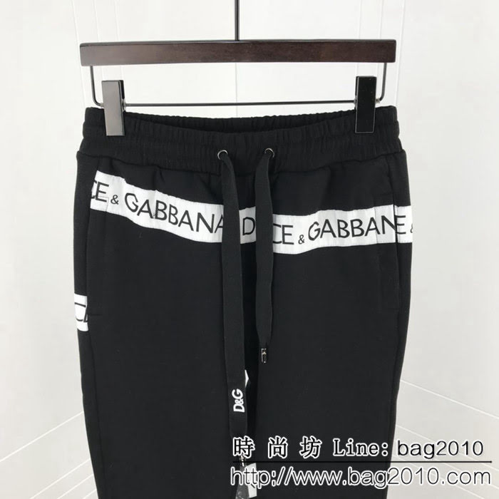 DＧ杜嘉班納 18FW最新款 黑色白條logo飾帶字母 鬆緊腰 男款休閒衛褲 ydi1502